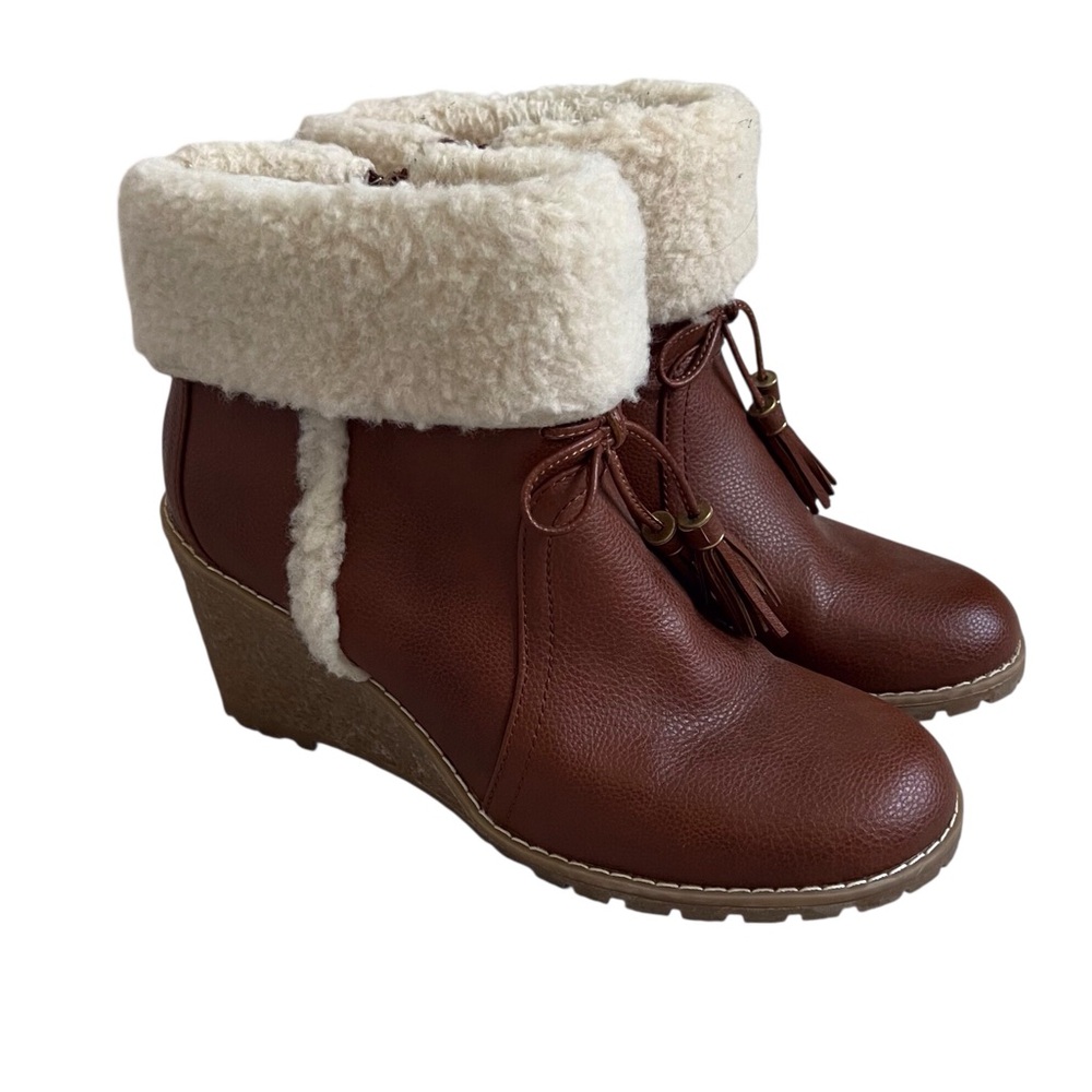 Bass Carol Wedge Bootie Brown Faux Sherling Retro 70s Winter Snow Boot Women’s 8